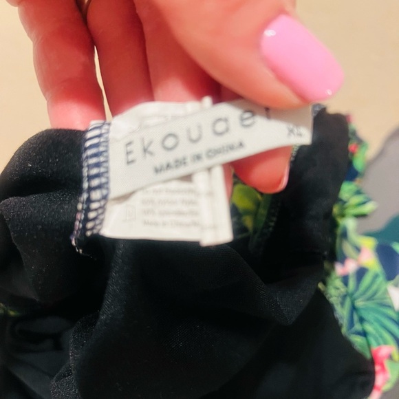 Tropical Floral One-Piece Swimsuit - Picture 5 of 5